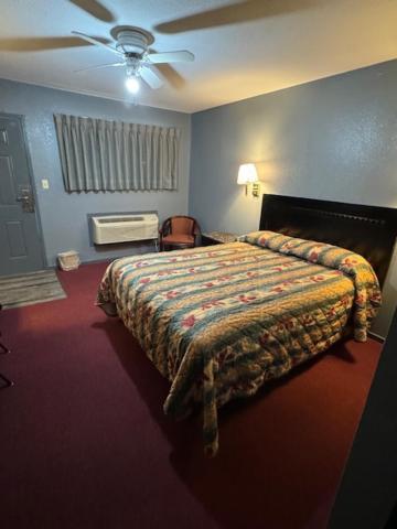 Pratt Budget Inn Экстерьер фото